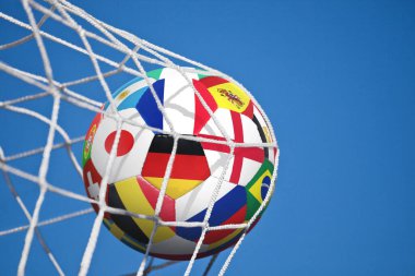 Deri top ile geleneksel futbol oyunu