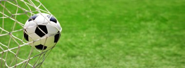 Deri top ile geleneksel futbol oyunu