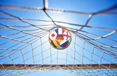 Deri top ile geleneksel futbol oyunu