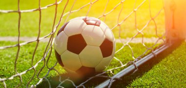 Deri top ile geleneksel futbol oyunu