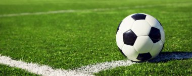 Avrupa futbolu iptal konsepti. Koronavirüs maskeli top
