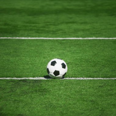 Deri top ile geleneksel futbol oyunu