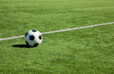 Deri top ile geleneksel futbol oyunu