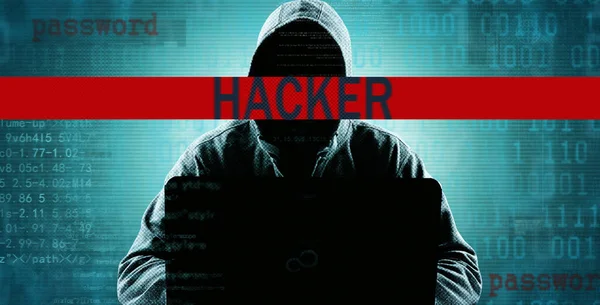 Hacker Vytiskne Kód Klávesnici Notebooku Aby Dostal Kyberprostoru — Stock fotografie