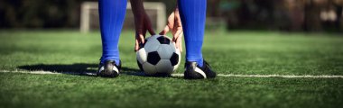 Deri top ile geleneksel futbol oyunu