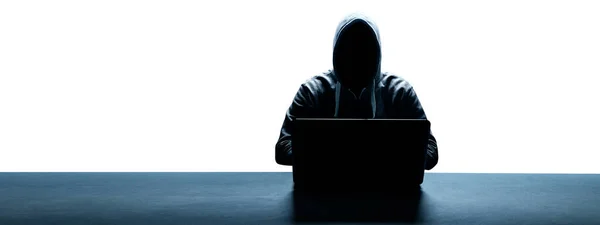 Hacker Εκτυπώνει Έναν Κώδικα Ένα Πληκτρολόγιο Laptop Για Σπάσει Έναν — Φωτογραφία Αρχείου