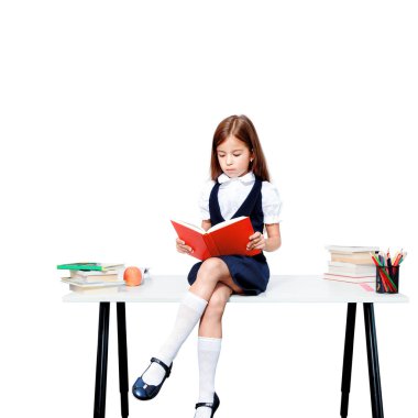 Okula dönün! Eğitim, okuma ve öğrenme kavramı.