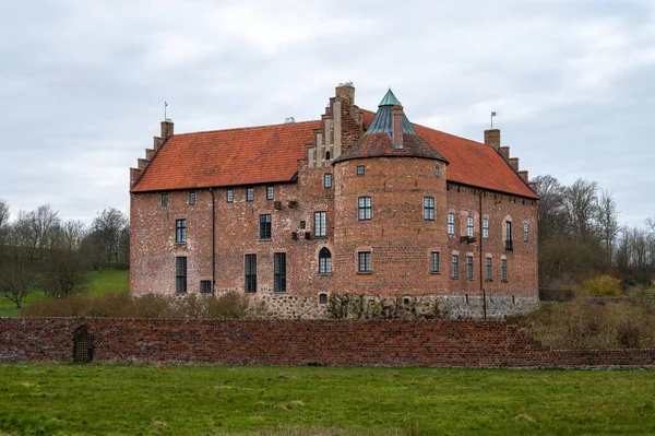 Torup Schweden April 2020 Das Mittelalterliche Backsteinschloss Ist Von Einer — Stockfoto