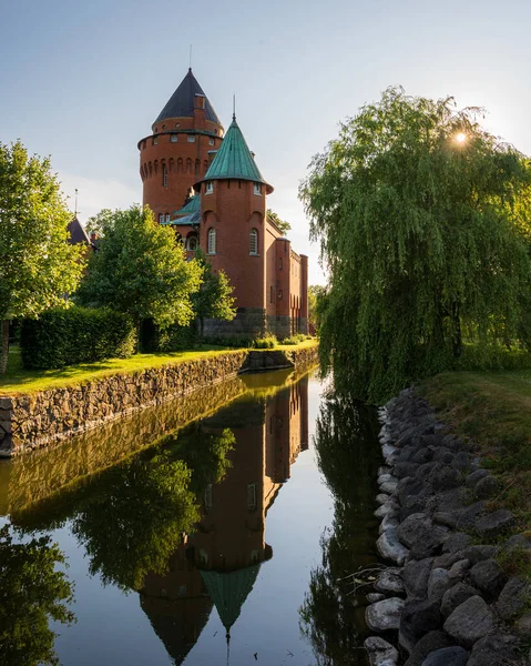 Die Burg Hjularod Spiegelt Sich Während Der Goldenen Stunde Burggraben — Stockfoto