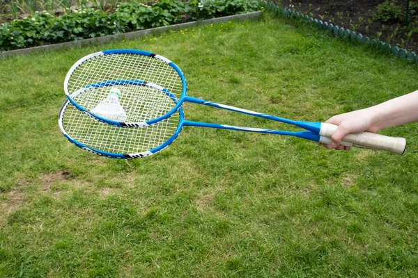 Badminton Spel Met Een Shuttlecock Natuur — Stockfoto