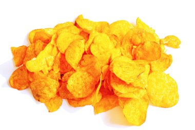 Patates cipsi Beyaz arka planda izole edilmiş. seçici odaklanma. Yemek