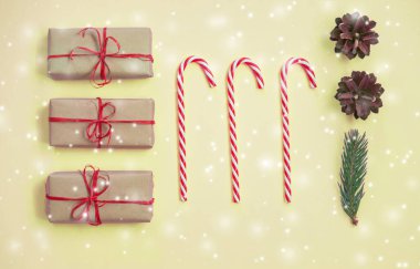 Mutlu Noeller ve mutlu yıllar, tebrik kartı geçmişi. Seçici odaklanma. Tatiller