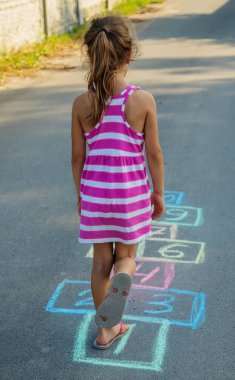 Klasiklerde çocuk oyunları. Seçici odak.