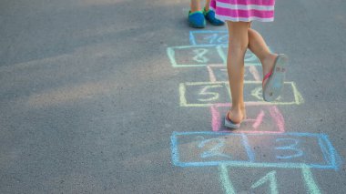 Klasiklerde çocuk oyunları. Seçici odak.