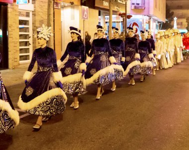 Christmas parade katılımcılar. İspanya. Murcia. San Pedro del Pinatar. 23 Aralık 2017