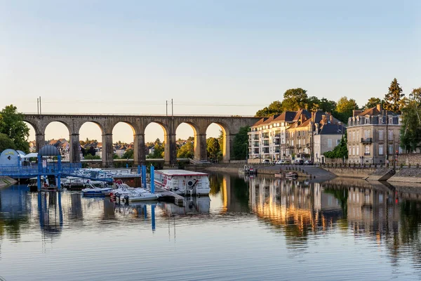 Bridge Banks Van Rivier Mayenne Stad Van Laval Mayenne Pays — Stockfoto