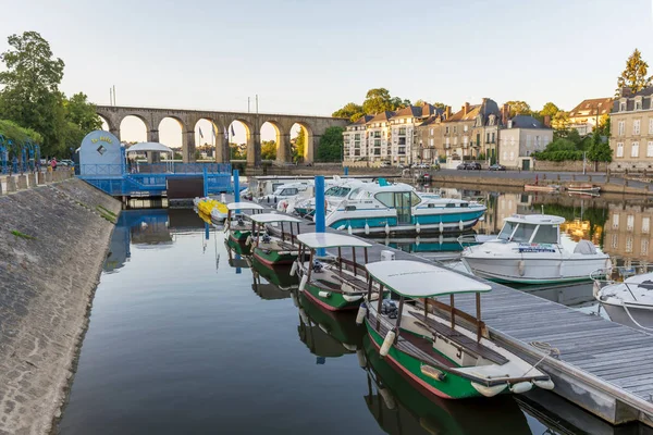 Bridge Banks Van Rivier Mayenne Stad Van Laval Mayenne Pays — Stockfoto