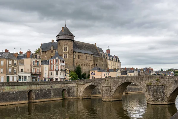 Ortaçağ Chteau Laval Mayenne Nehri Laval Şehir Mayenne Loire Fransa — Stok fotoğraf