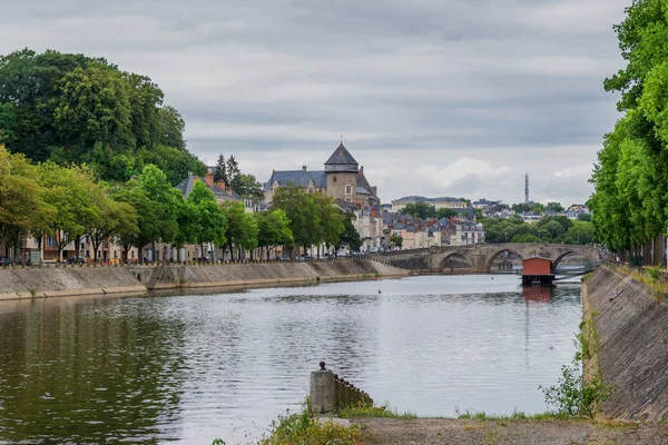 Берега Реки Майенн Город Лаваль Майенн Pays Loire Франция Август — стоковое фото