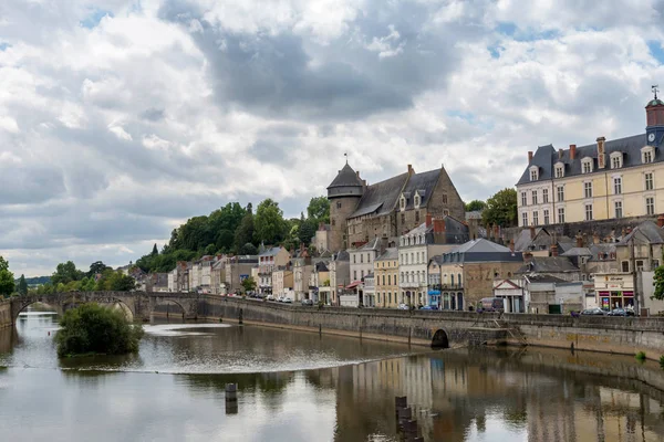Orillas Del Río Mayenne Ciudad Laval Mayenne Pays Loire Francia —  Fotos de Stock