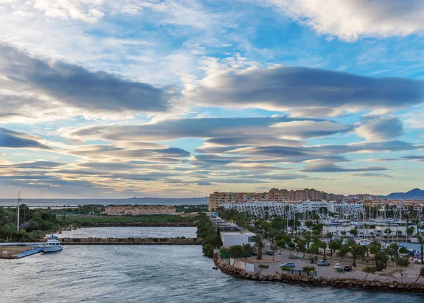 Menor と地中海の間のチャネル上の日の出 マンガ スペイン — ストック写真