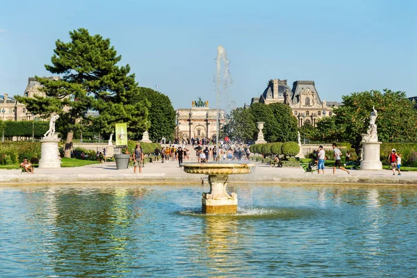 Fountain Park Louvre Paris France August 2018 — Stock Photo, Image