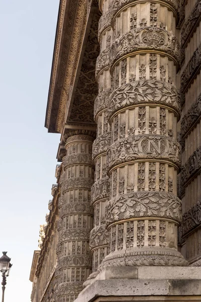 Los Elementos Exteriores Decoración Del Louvre Columnas París Francia Agosto —  Fotos de Stock