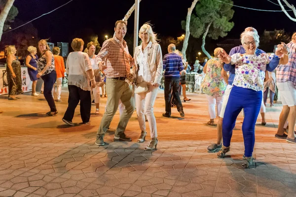 Kanserle Mücadele Için Para Toplamak Için Bir Hayır Müzik Festivaline — Stok fotoğraf