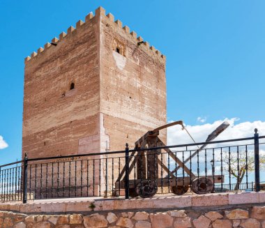 Aledo Kalesi'nde silah atan eski. Totana. Murcia. İspanya.