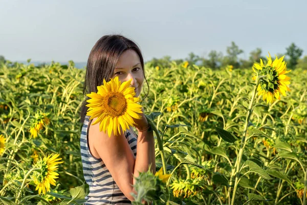 Mujer Girasol Ucrania Julio 2019 — Foto de Stock