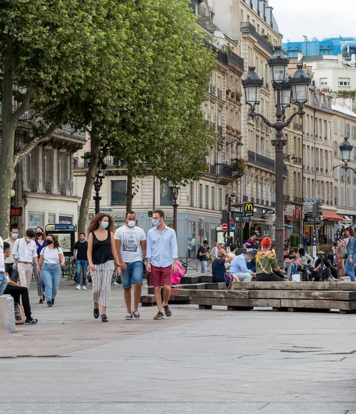 Туристы Жители Парижа Носят Маски Улицах Коронавирус 2019 Года Париж Стоковое Изображение
