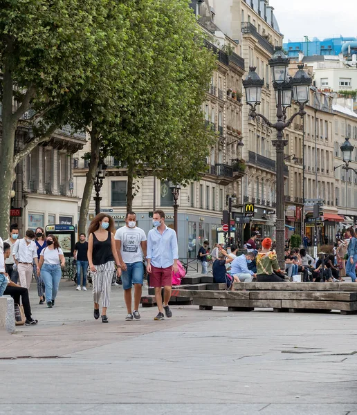 Turistas Residentes París Llevan Máscaras Las Calles Coronavirus 2019 París Imagen De Stock