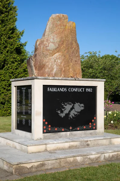 Alexandra Gardens, Cathays Park, Cardiff, Wales, İngiltere 'deki Falkland Anıtı.
