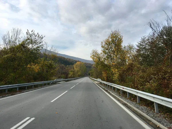 Conduire Travers Paysage Montagne Bulgarie — Photo