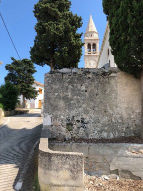 Hırvatistan 'ın Ugljan adasındaki Kali' deki Sveti Lovre Kilisesi