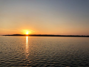 Hırvatistan 'ın Pula limanında gün batımı