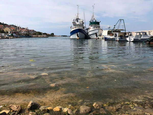 Rybářské Lodě Přístavu Města Kali Ostrově Ugljan Chorvatsku — Stock fotografie
