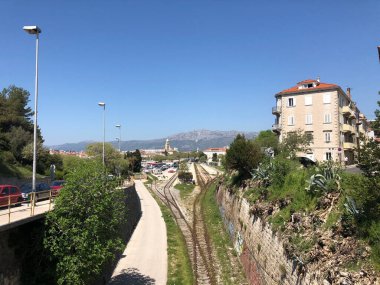 Hırvatistan 'ın Split kentinde tren rayları