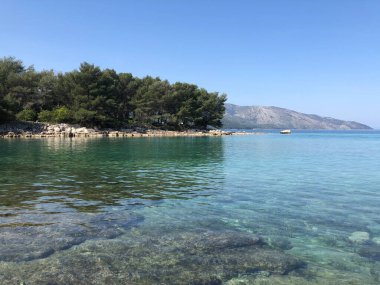 Hırvatistan 'da Stari Grad çevresindeki sahil