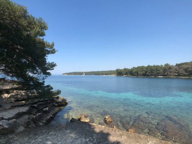 Hırvatistan 'da Stari Grad çevresindeki sahil