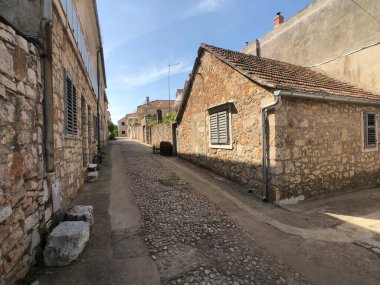 Hırvatistan 'ın Hvar adasındaki Stari Grad kasabasında sokak