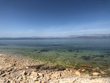 Hırvatistan 'daki Brac adasının kıyıları