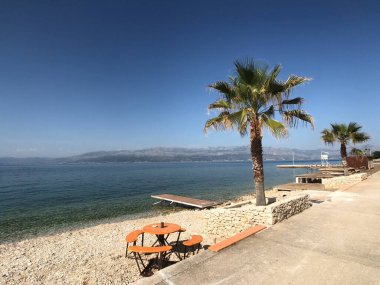 Supetar Hırvatistan etrafındaki plaj