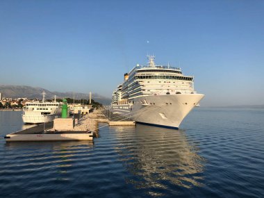Hırvatistan 'ın Split limanında seyir gemisi