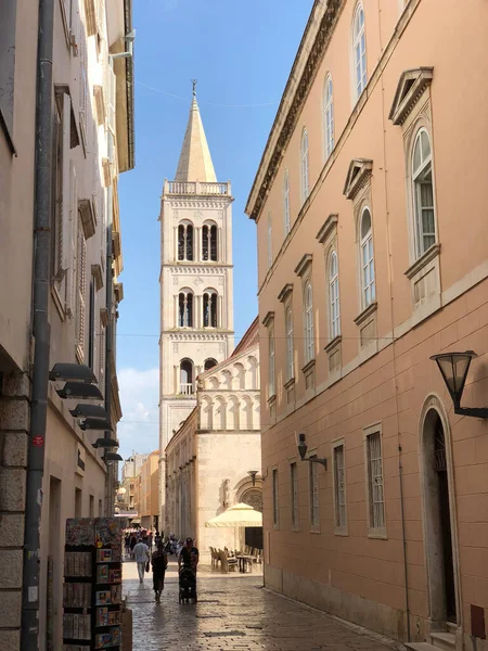 Rua Direção Bell Tower Zadar Croácia — Fotografia de Stock