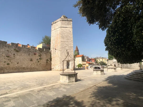 Plac Studni Wieżą Kapitańską Zadarze Chorwacja — Zdjęcie stockowe