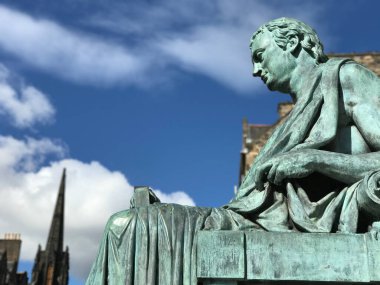 Edinburgh İskoçya 'daki Royal Mile' da David Hume heykeli