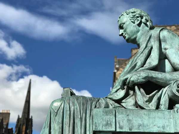 Edinburgh İskoçya 'daki Royal Mile' da David Hume heykeli