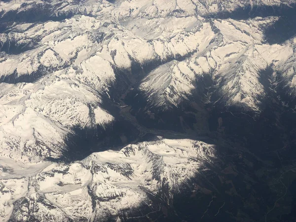 Volando Sobre Los Alpes Nevados Europa —  Fotos de Stock