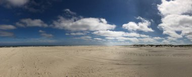 Schiermonnikoog 'daki plaj, Hollanda